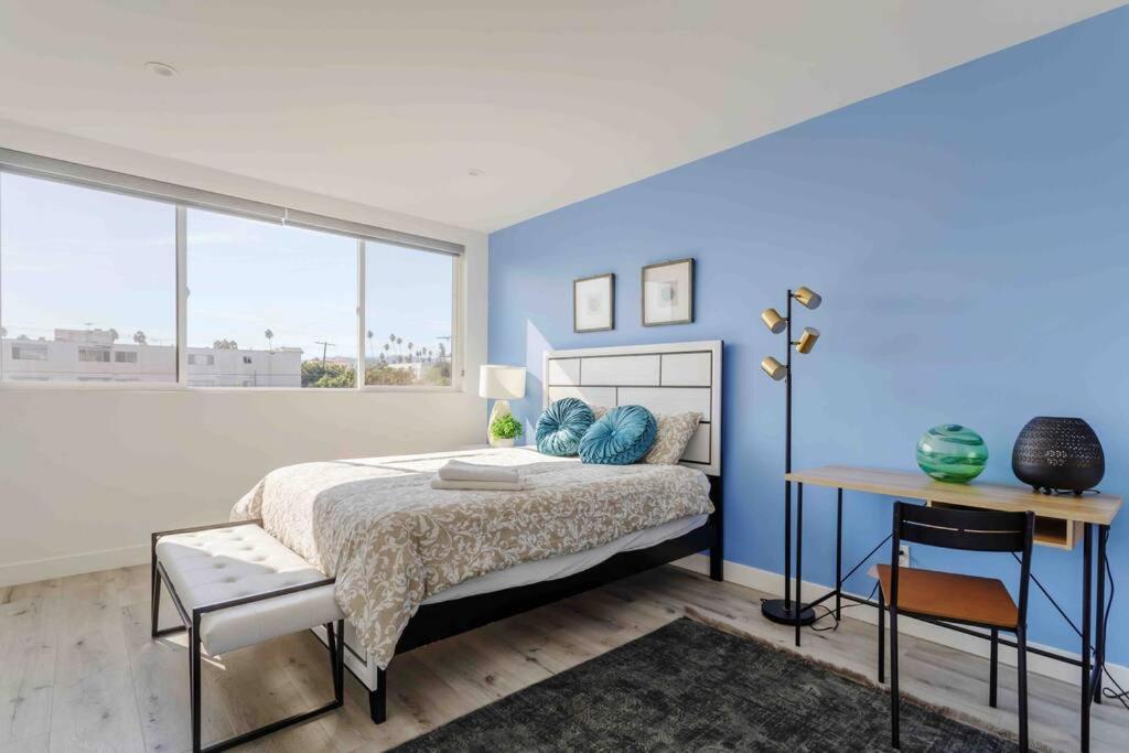 Stunning Hollywood Townhouse With Sunny Views Villa Los Angeles Ngoại thất bức ảnh