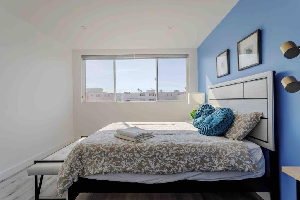 Stunning Hollywood Townhouse With Sunny Views Villa Los Angeles Ngoại thất bức ảnh