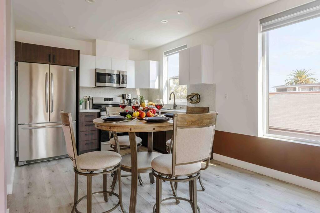 Stunning Hollywood Townhouse With Sunny Views Villa Los Angeles Ngoại thất bức ảnh
