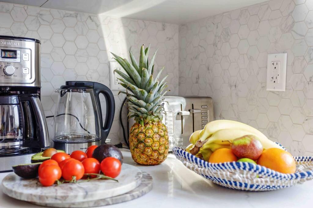 Stunning Hollywood Townhouse With Sunny Views Villa Los Angeles Ngoại thất bức ảnh